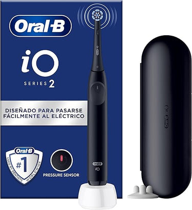 Oral-B iO 2 Cepillo de Dientes Eléctrico Negro Noche, 1 Cabezal, 1 Estuche De Viaje, 1 Portarrecambios, 3 Modos De Cepillado, Sensor De Presión y Temporizador, Diseñado por Braun